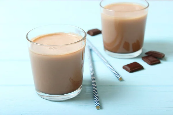 Latte Cioccolato Bicchiere Sul Tavolo — Foto Stock