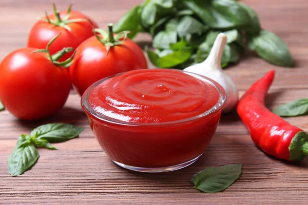 Saus Tomat Atas Meja Saus Tomat Tomat Segar — Stok Foto