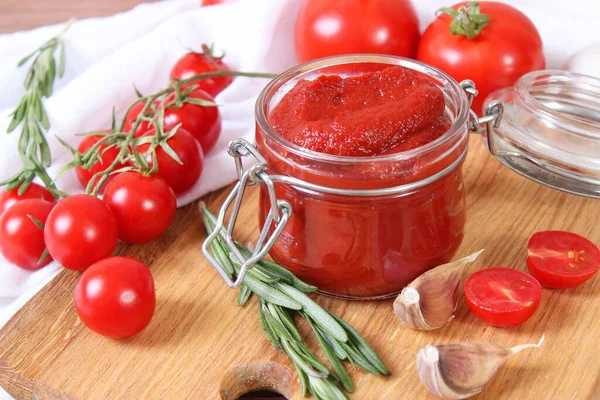 Pâte Tomate Tomates Fraîches Sur Table — Photo
