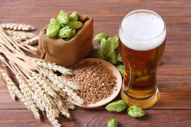 Bira, buğday ve zıpzıp masada.