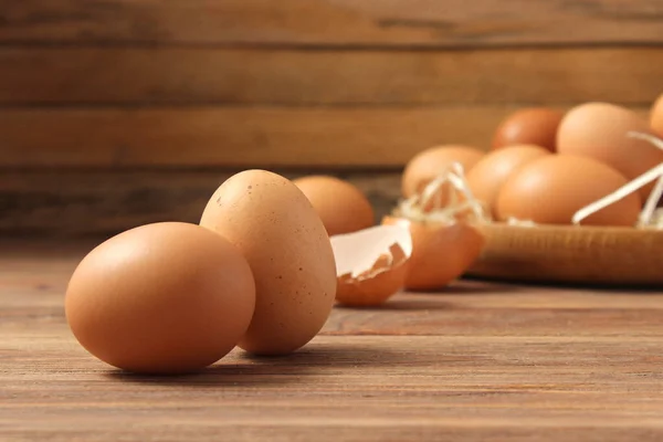 Αυγά Κότας Στο Τραπέζι Γεωργικά Προϊόντα Φυσικά Αυγά — Φωτογραφία Αρχείου