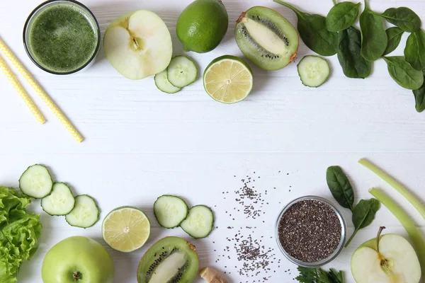 Batido Verde Verduras Frescas Sobre Mesa Para Organismo Desintoxicación — Foto de Stock