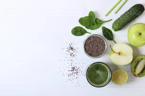 Batido Verde Verduras Frescas Sobre Mesa Para Organismo Desintoxicación — Foto de Stock