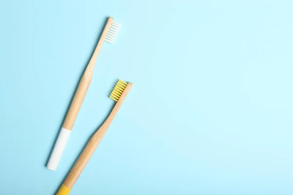 Natural Bamboo Toothbrushes Colored Background Top View Oral Dental Care — Stock Photo, Image