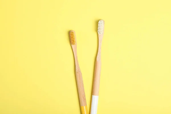 Natural Bamboo Toothbrushes Colored Background Top View Oral Dental Care — Stock Photo, Image