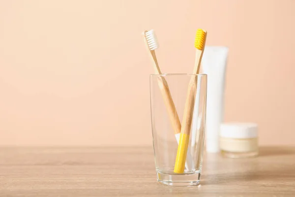 Natural Bamboo Toothbrushes Table Oral Dental Care — Stock Photo, Image