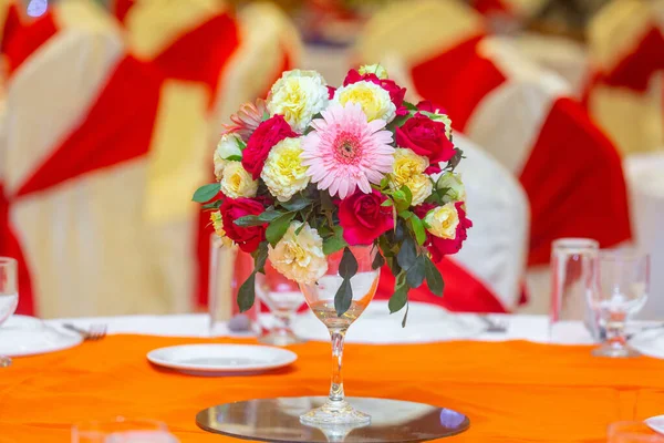 Program weselny Dekoracja stołu w tradycyjnym weselu w Bangladeszu. — Zdjęcie stockowe