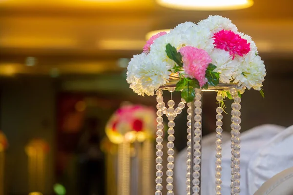 Kolorowe kwiaty papieru Dekoracje ślubne w tradycyjnym ślubie w Bangladeszu. — Zdjęcie stockowe