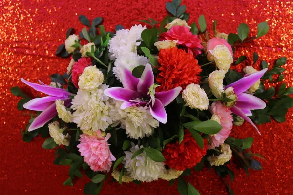 Red Background Hand made paper flower, Wedding decoration and colorful wedding stage in Bangladesh. — Stock Photo, Image
