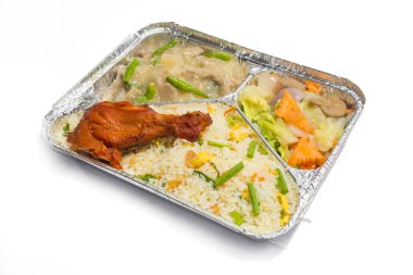 Besin Isıtıcısı Alüminyum Foil dikdörtgen kullan-at beslenme çantası. Tayland ve Çin usulü yemek siparişi. 450ml 3 parça Foil Container yemek kutusu. Üst manzara, düz sırt üstü uzan