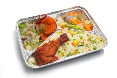 Besin Isıtıcısı Alüminyum Foil dikdörtgen kullan-at beslenme çantası. Tayland ve Çin usulü yemek siparişi. 450ml 3 parça Foil Container yemek kutusu. Üst manzara, düz sırt üstü uzan