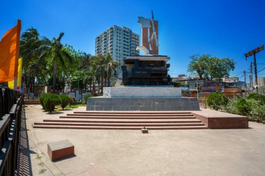 Bangladeş 'teki Dhaka Kamalapur Tren İstasyonu' ndaki en büyük tren istasyonunun mimari önü. 30 Mart 2020