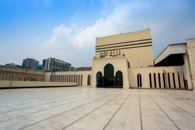 Baitul Mukarram Ulusal Camii 'nin dışındaki cami şu anda Bangladeş, Dhaka' da 3 Nisan 2020 'de boş.