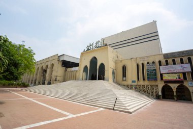 Baitul Mukarram Ulusal Camii 'nin yazı tipi açısı 3 Nisan 2020' de Dhaka, Bangladeş 'te boş.