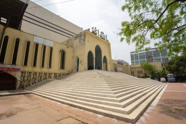 Baitul Mukarram Ulusal Camii 'nin yazı tipi açısı 3 Nisan 2020' de Dhaka, Bangladeş 'te boş.