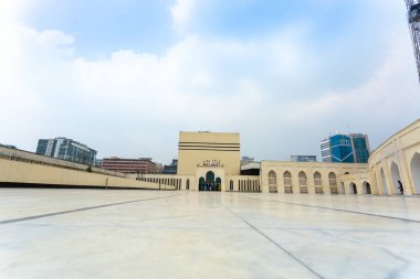 Baitul Mukarram Ulusal Camii 'nin dışındaki cami, Bangladeş' in Dhaka kentindeki şuanda boş.