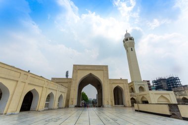 Baitul Mukarram Ulusal Camii 'nin dışındaki cami, Bangladeş' in Dhaka kentindeki şuanda boş.