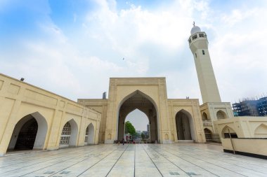 Baitul Mukarram Ulusal Camii 'nin dışındaki cami, Bangladeş' in Dhaka kentindeki şuanda boş.