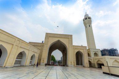 Baitul Mukarram Ulusal Camii 'nin dışındaki cami, Bangladeş' in Dhaka kentindeki şuanda boş.