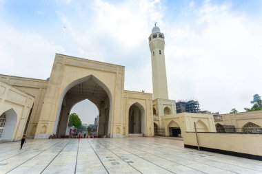 Baitul Mukarram Ulusal Camii 'nin dışındaki cami, Bangladeş' in Dhaka kentindeki şuanda boş.