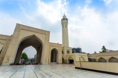 Baitul Mukarram Ulusal Camii 'nin dışındaki cami, Bangladeş' in Dhaka kentindeki şuanda boş.