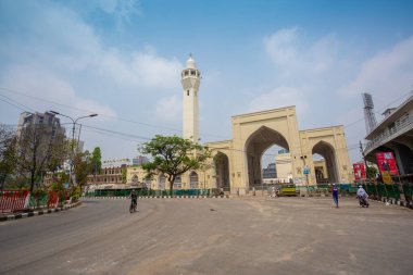 Bangabandhu Meydanı Anıtı etrafındaki yollar Dhaka 'daki hükümet binasındaki kilit altında tutulma nedeniyle boş görüldü..