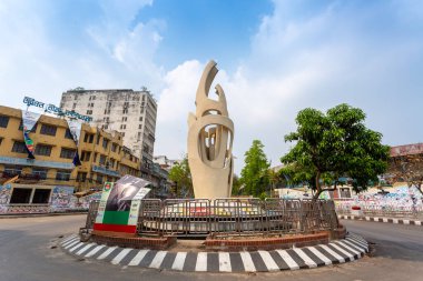 Bangabandhu Meydanı Anıtı etrafındaki yollar Dhaka 'daki hükümet binasındaki kilit altında tutulma nedeniyle boş görüldü..