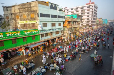 Sabah 7 'de Güney Jatrabari, Dhaka' daki Sabah Akşamları balık pazarında.