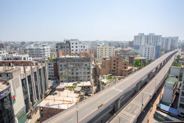 Coronavirus sorunu sırasında Bangladeş Mart ayında hükümet tarafından kapatıldı, Dhaka 'da yollar ve üstgeçitler boş.