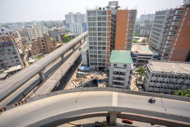 Coronavirus sorunu sırasında Bangladeş Mart ayında hükümet tarafından kapatıldı, Dhaka 'da yollar ve üstgeçitler boş.
