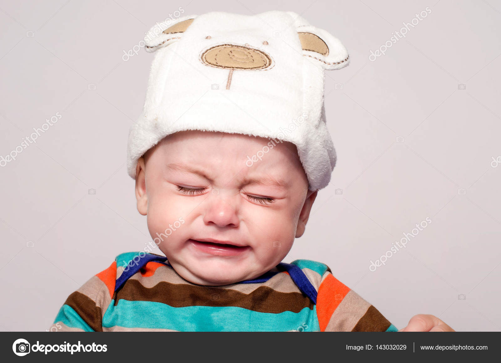 Bebe Garcon Mignon Avec Chapeau Adorable Pleurer Image Libre De Droit Par Luanateutzi C