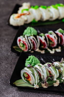 Suşi çeşitli