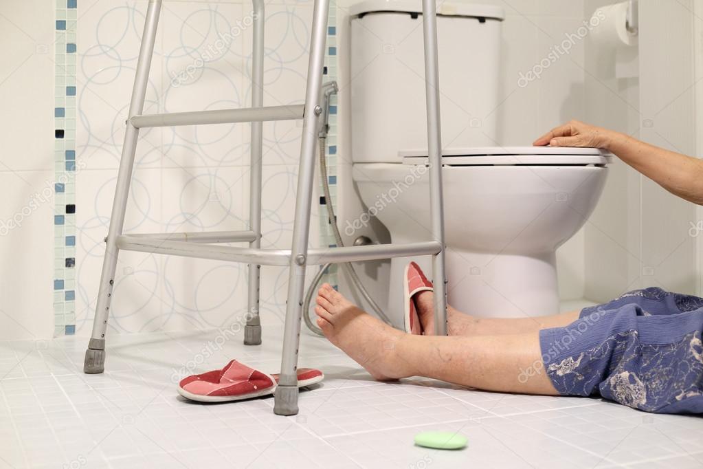 Как вернуть бывшую залезть в ванну. Отключение горячей воды приколы. Парень с девушкой в ванне. Вздутие на акриловой ванне. Как вернуть бывшую залезть в ванну.