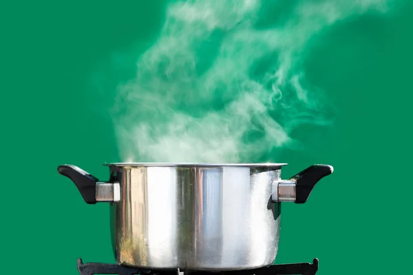 Vapor sobre panela de cozinhar, na tela verde — Fotografia de Stock