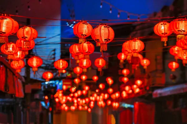 Chinese nieuwjaar lantaarns in China stad. — Stockfoto