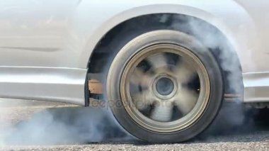 Drag racing araba lastik yarış için yakar