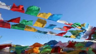 Budist Tibet dua bayrakları sallayarak Rüzgar, Shangri-La, Çin