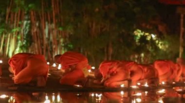 Asalha Bucha gün, Chiangmai, Tayland.