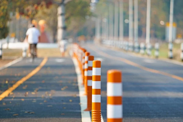 Flexible traffic bollard for bike lane. — Stock Photo, Image