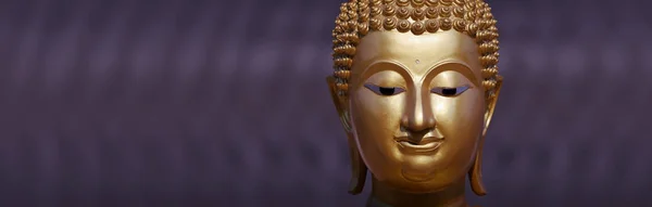 Goldene Buddha-Statue aus nächster Nähe — Stockfoto