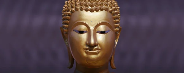 Goldene Buddha-Statue aus nächster Nähe — Stockfoto