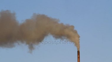  Bir duman hava kirliliği sanayi tesisi.
