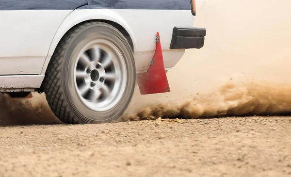 Rally auto in dirt track — Stockfoto