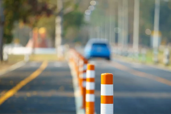 Flexible traffic bollard for bike lane. — Stock Photo, Image