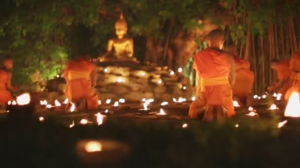 Asalha Bucha dag, Chiangmai, Thailand. — Stockvideo