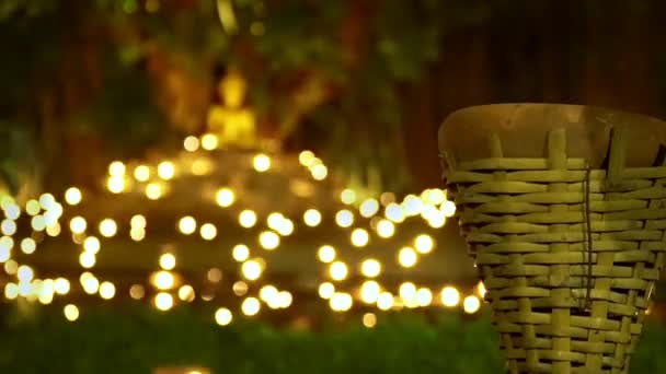 Visakha Bucha Day, kaarsen in religieuze ceremonie, Chiang mai Thailand. — Stockvideo