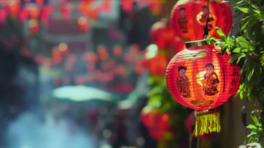 Metin ortalama mutlu, sağlıklı ve zenginlik Çin kasabasında nimet ile Çin yeni yılı fenerler.