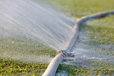 su hortumu deliğe gelen sızıntı