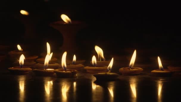 Candele Fiamma Nella Cerimonia Religiosa — Video Stock