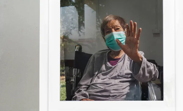 Mujer Anciana Autoaislamiento Autocuarentena Para Ayudar Detener Propagación Del Coronavirus —  Fotos de Stock